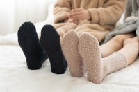 Calcetines De Velours Coral Grueso Para Mujer Color Sólido Calzado Interior Invierno Calcetines De Piel Suave Calientes Protección Contra El Frío Regalo De Navidad - details 2