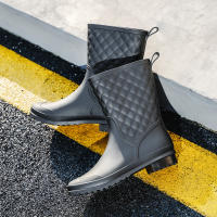 Botas De Lluvia Para Mujeres Negras De Mediana Longitud Antideslizantes Y Resistentes Al Desgaste Impermeables Ligeros Para Jardín - details 5