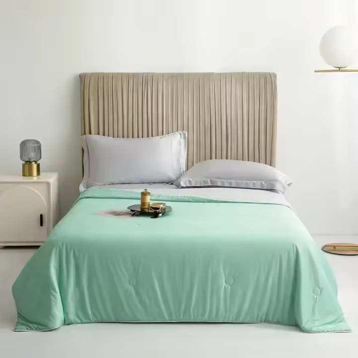 Edredón De Verano De Seda Hielo Para Cama Confortable Transpirable De Alta Gama Tamaño Reina Y Rey Relleno De Poliéster Materiales De Luxo Para Hogar Y Hoteles - 1