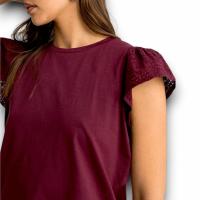 Camiseta Tiffosi Graciosa Morada | 100% Algodón | Cuello Redondo | Manga Volantes Perforada - details 3