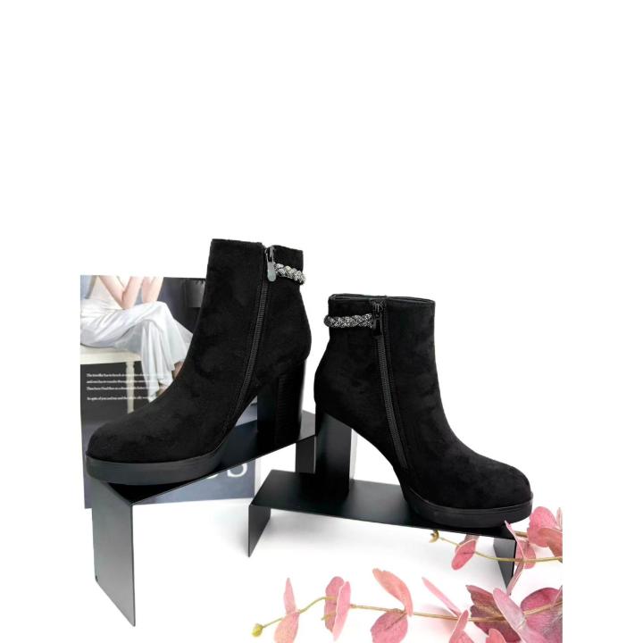 Calzado Estilo. Botines de tacón alto 9cm para mujer destacan por su estilo elegante y moderno, Cremallera lateral, Plataforma delantera estiliza la figura sin renunciar al confort, Disponibles en colores negro y khaki, perfectos para combinar con