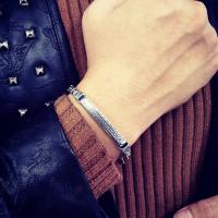Pulsera De Moda Para Hombres En Color Plata Con Patrón De Paz Y Cierre De Llave Estilo Retro Hipster Accesorio De Regalo - details 3
