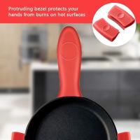Soporte de mango caliente de silicona, 6 piezas de mango de olla engrosada Soporte de mango de silicona antiescaldante para hierro fundido Wks Ollas de horno y sartenes Fry Grill (rojo, negro) - details 3