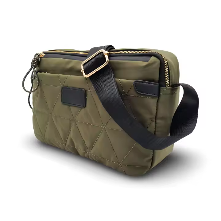 Bolso de nailon acolchado - Asa de bandolera regulable - Bolso deportivo - Bolso impermeable - Temporada verano 2025. - 1