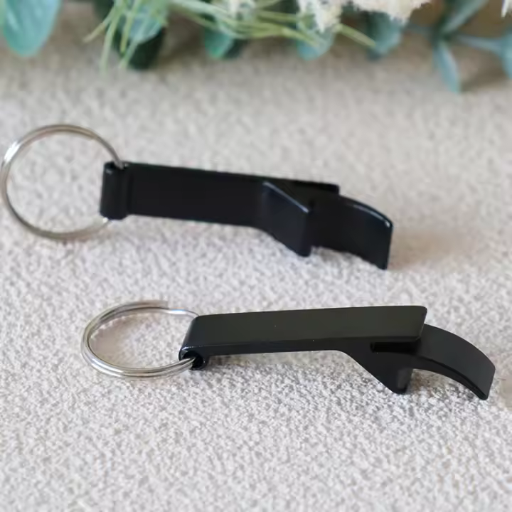 Pack de 12 a 72 unidades de Llavero Abridor de cervezas,Abridor de botellas regalo invitados, 5 colores, Detalles de comunión para los invitados, Detalles para bodas invitados, Recuerdo de bautizo, Detalles originales para invitados boda, Regalantes.com - 1