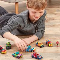 T-RACERS serie 2 –  Coche y piloto sorpresa - PACK  2 UNIDADES -   Coleccionable -  Coche desmontable por partes y con piezas intercambiables - Juguete de Aventura - Edad recomendada mayores de  3 años - details 1