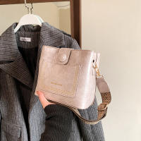 Bolso Bandolera De Cuero PU Vintage Para Mujer Lujo Diseñador Negro Bolso De Hombro Con Cadena Estilo Elegante Y Versátil - details 17