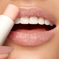 KIKO Milano Lip Scrub, Exfoliante labial delicado en barra - details 0