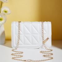 Bolso De Hombro Para Mujer De Lujo Negro En Cuero PU Con Patrón Cuadriculado Y Borla Bolso Bandolera Suave Con Cierre Hasp - details 2