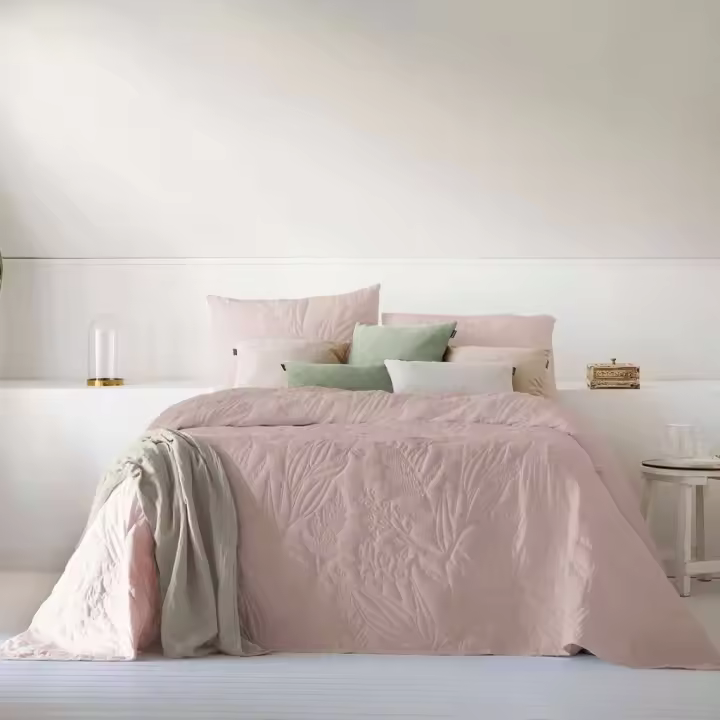 Colcha Bouti Mireya Rose FUN&DECO para Verano y Entretiempo - Acolchado Fino 100 gr/m2 - Incluye funda/s de cojín a juego - Varios tamaños disponibles. - 1