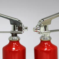 Set x 2 Botellas Dispensadores tipo Extintor Coca-Cola 18cm  (Aceite y Vinagre) - SpazioLuzio - details 1
