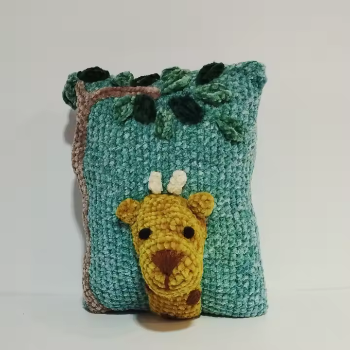 Explorando el bosque. Cojín de crochet para acompañar el sueño de tu pequeño aventurero - 1
