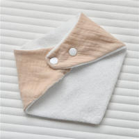 Babero de tela de rizo crepé para recién nacidos de gran venta de INS para evitar que escupa leche con una capa impermeable de toalla triangular - details 3