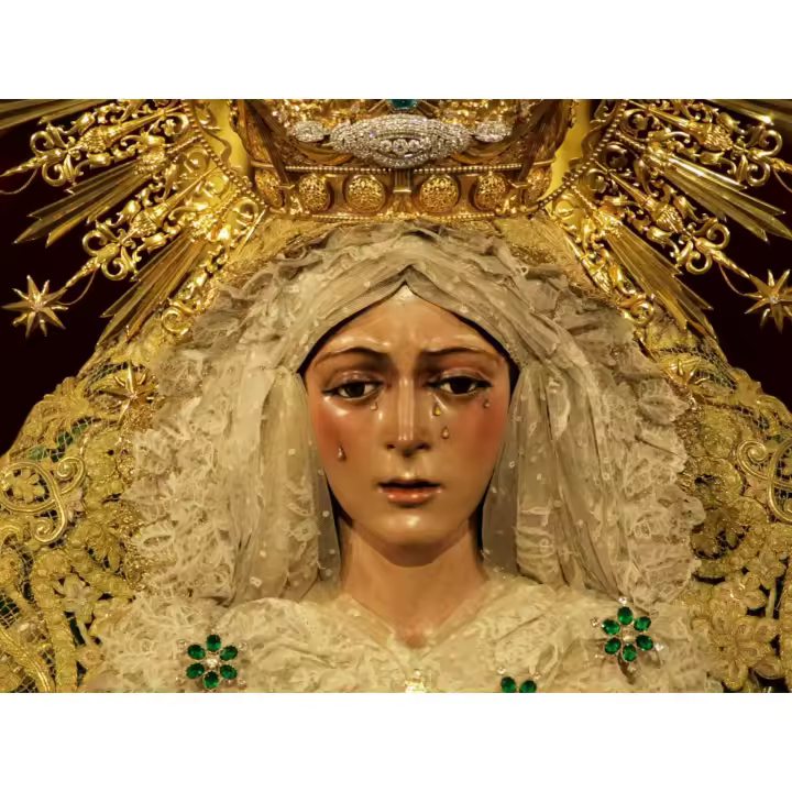 Pintura de diamantes Cofrades de la Semana Santa. En lienzos de 30x40cm disponibles varias imágenes diferentes. Disponible de varias ciudades y varias imágenes - 1