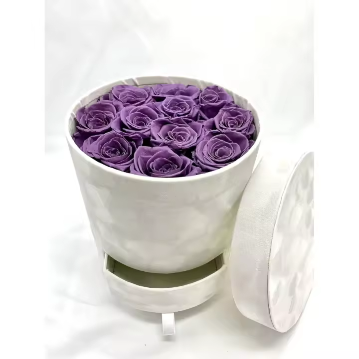 11 Rosas Eternas en caja terciopelo bombonera - Flores Día de la Madre - Flores con tarjeta DEDICATORIA (Rosas Moradas en caja gris) - 1
