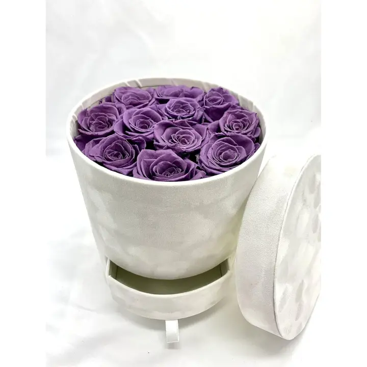 11 Rosas Eternas en caja terciopelo bombonera - Flores Día de la Madre - Flores con tarjeta DEDICATORIA (Rosas Moradas en caja gris) - 1