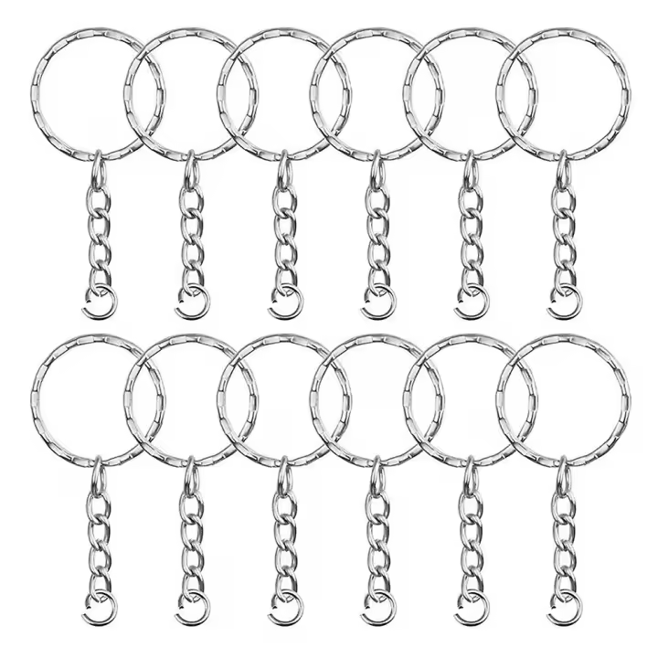 50 llaveros de metal con forma de K, redondos y retorcidos, con cadena y anilla para colgar (patrón K blanco) - 1