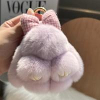 Llavero De Conejito De Peluche Suave Y Cómodo Colgante De Conejito Mini Para Mujeres Accesorio Para Bolso Escuela Y Coche Regalo Para Niñas - details 3