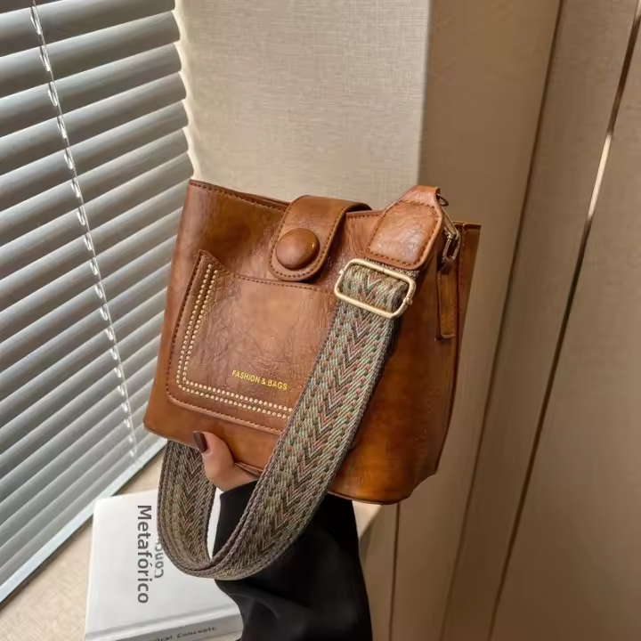 Bolso De Hombro Estilo Bucket Moda Con Correa Ancha Y Ligera Lujo Para Mujer Bolsa De PU Con Lining De Poliéster Forma De Olla Cierre De Cremallera - 1