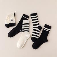 Calcetines De Mujer Estilo Casual Breto Negro Blanco Algodón Transpirable Medio Torsionado Bordado Letras Suaves Para Otoño - details 8