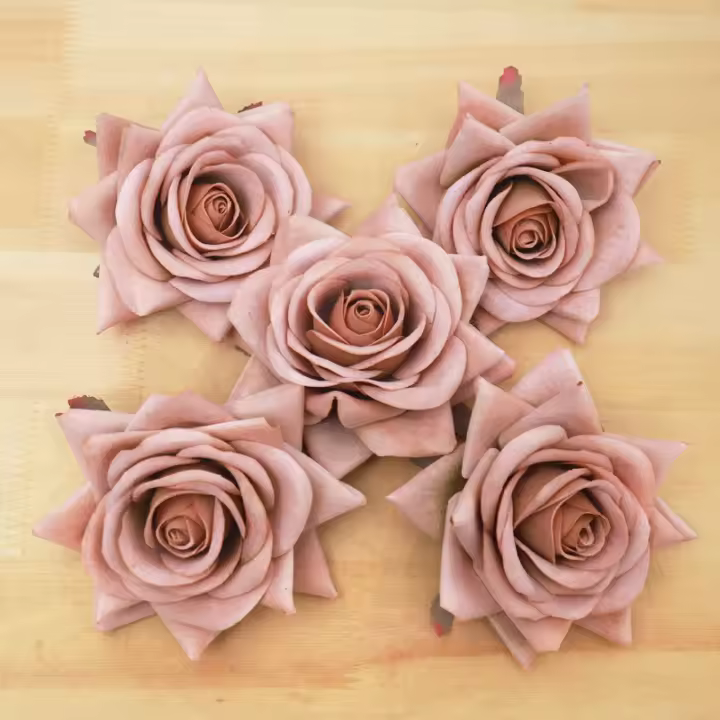 5PCS Rosas Artificiales De Seda 10CM Para Decoración De Boda Casamiento Navidad Álbumes De Fotos Wreath DIY Accesorios De Hogar - 1