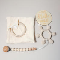 Conjunto De Toalla De Algodón Muselino Para Bebé Con Cadena De Biberón Y Mordedor De Silicona Y Madera Unisex 0-1Años - details 1