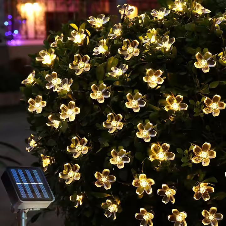 Cadena De Luces LED Solar Con 8 Modos 39 Pies 100 Luces Florales Impermeables Para Decoración De Navidad Y Halloween - 1