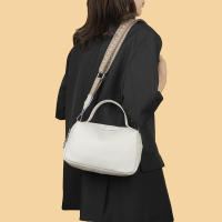 Bolso De Hombro Para Mujer De Cuero Genuino Estilo Casual Con Correa Ancha Y Comodidad Gran Capacidad Color Blanco Negro Caqui Azul - details 4