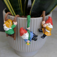 3pcs Encantadores Pendants De Resina Gnome Para Colgar Taza Florero Y Decoración Del Hogar Decoración De Jardín Al Aire Libre Paisaje De Macetas - details 3