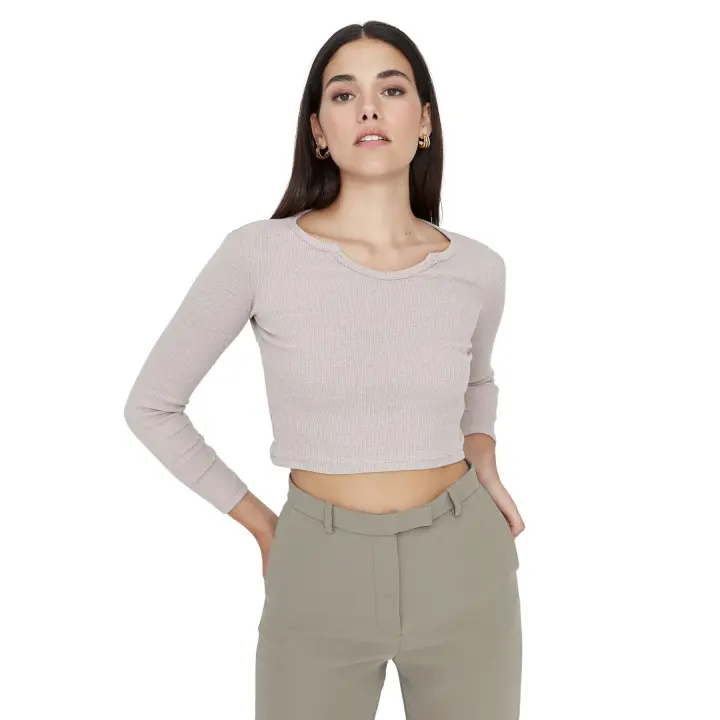 Trendyol Gray Fitted/Sleeping V Neck Crop Ribbed Stretch Knit Blouse Twoaw23Bz00141 - 1