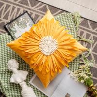 Funda de almohada cuadrada para el hogar, diseño de princesa con ventanal y margaritas pequeñas, funda de cojín para la mesita de noche - details 5