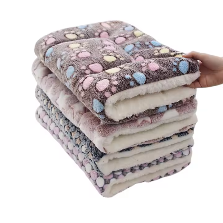 Alfombra De Cama Para Perros Y Gatos De Flanela Gruesa Y Térmica Para Invierno Alfombra De Descanso Suave Para Mascotas - 1
