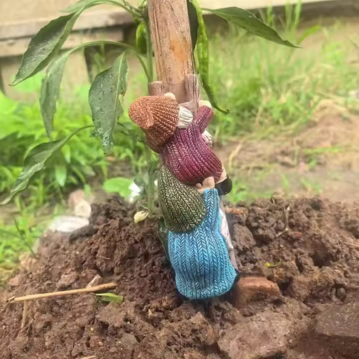 Estatua De Gnome De Jardín Subiendo Las Escaleras Duradera En Resina Decoración De Arbolito Para Exterior Arte Del Patio - 1