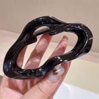 Grande Clip De Cabello Elegante Transparente Con Agujeros Para Mujer Accesorio De Fiesta De Moda Barretta Irregular De Geometría - details 5