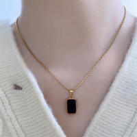 Collar Pendentivo Rectangular Minimalista Para Mujeres Y Hombres Negro Epoxy Largo Dorado Metal Joyería De Cumpleaños Diaria - details 3