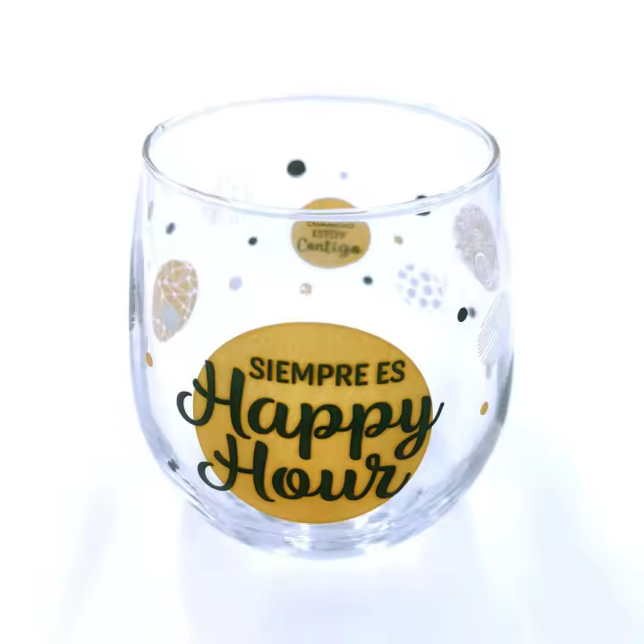 Vaso de vidrio con la frase "Siempre es Happy Hour cuando estoy Contigo" y elementos decorativos - 1