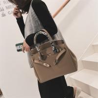 Bolso de mano con estampado de Lichi, Bandolera Diagonal de Platinum, 2024 - details 4