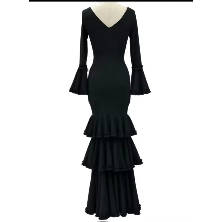 VESTIDO FLAMENCA  LICRA FABRICADO EN    ITALIA . TALLAS XS/S 34/36 - 72CM 60CM 76CM . M/L  38/40 - 80CM 68CM 84CM . XL/XXL  - 42/44/46 - 92CM 80CM 96CM .6XL 52/54/56 -118CM 100CM  LARGO 150CM - 1
