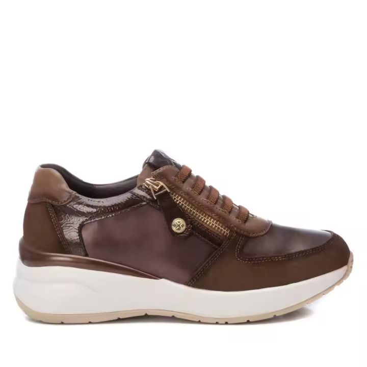 Zapato sport Xti para mujer 143358 color taupe - 1