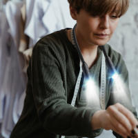 Luz De Lectura Recargable Para El Cuello Con 3 Niveles De Brillo Ajustable Luz De Escritorio Amigable Con Los Ojos Luz De Libro Sin Dimensión Estepada - details 11
