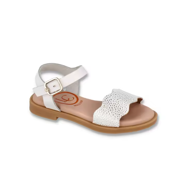 Sandalias de piel para niña en color blanco con planta de gel y cierre hebilla de Lola Canales - 1