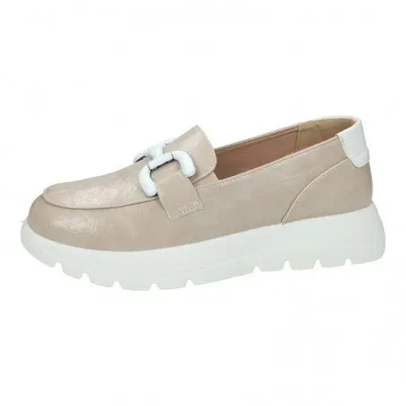 MYSOFT 25M260 Zapato kiowa de mujer, fabricado en material imitación piel de color beige. Detalle de cadena en color blanco. Plantillas extraíbles y suela ligera de poliuretano. - 1