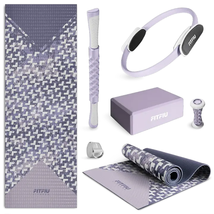 FITFIU Fitness KITWELL-601 - Pack de 6 Accesorios Yoga Pilates Color Lila Que Incluye Esterilla, aro, Bloque, masajeador de pie, Barra de Masaje y Correa de Yoga, Diseño único geométrico - 1