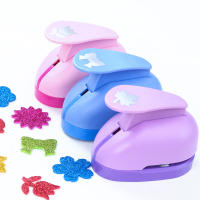 Máquina De Embossing DIY 15mm Cortadora De Agujeros Para Scrapbooking Hecho De Plástico Color Aleatorio Herramienta De Manualidades - details 1