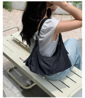 Nueva Bolsa De Hombro Para Mujer En Color Sólido Sencillo Con Cierre De Cremallera En Nylon Para Comunicación Armpit Bag - details 9