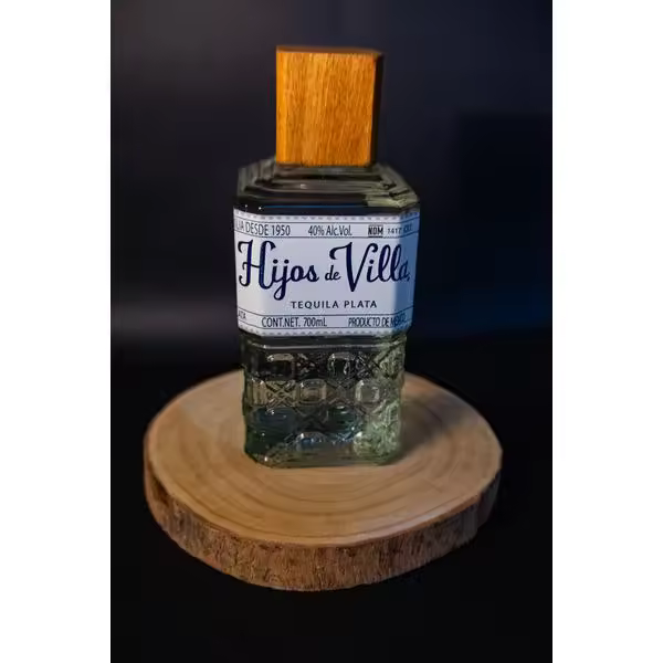 Tequila artesanal, Hijos de Villa Blanco, edición Aniversario.100% agave, botellas numeradas y embotelladas a mano - 1