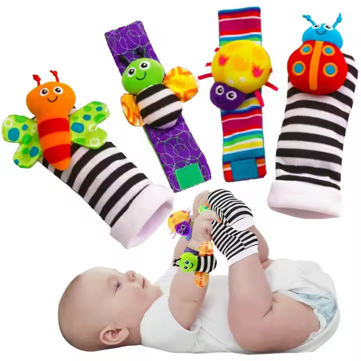 Lindos calcetines suaves de animales para Bebe con sonajeros de muñeca y buscadores de pies, Mariposas y Mariquitas, Juego de 4 - 1