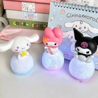Lámpara De Noche Anime Kawaii Kuromi Cinnamoroll Pequeña Figura Iluminada Regalo Ideal Para Dormitorio Luz De Mesa - details 0