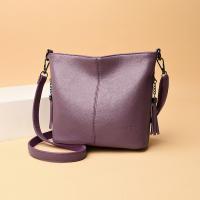 Nuevo Bolso de hombre con borlas de cuero genuine De Fashion European y Americana para Mujer, Bolso de Mensajero de cuero casual, simple y versátil - details 3