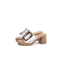 Paloma Wang sandalias mules dorados tacón medio detalle de hebilla - details 7